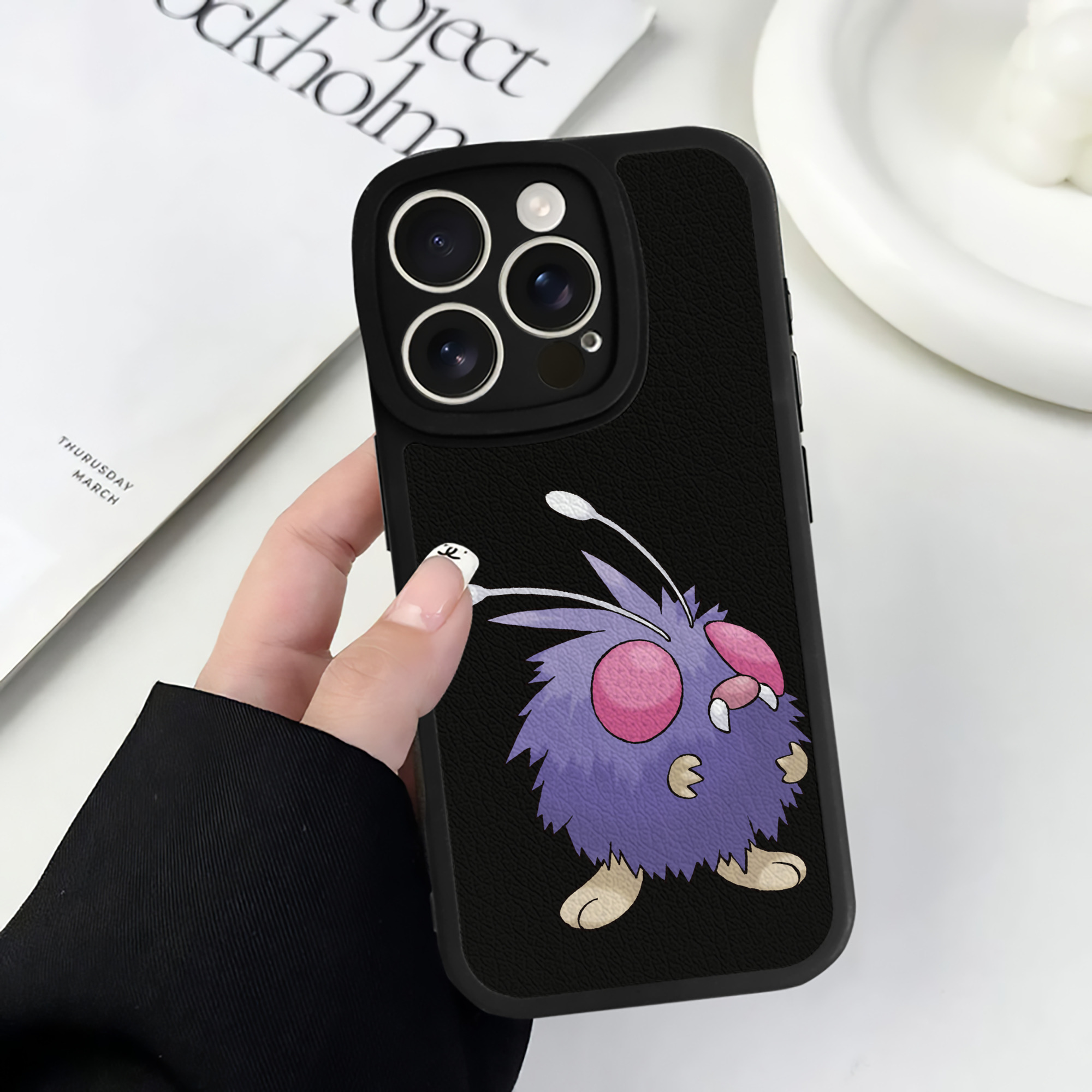 （画像用） ポケットモンスター Pokémon 【iPhone 16シリーズ対応】シリコンスマホケース（レザー調） 材質：シリコン